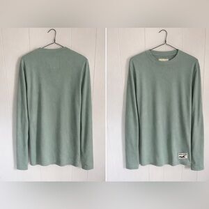 Hollister Men's Long-Sleeve Crewneck in Sage Green
